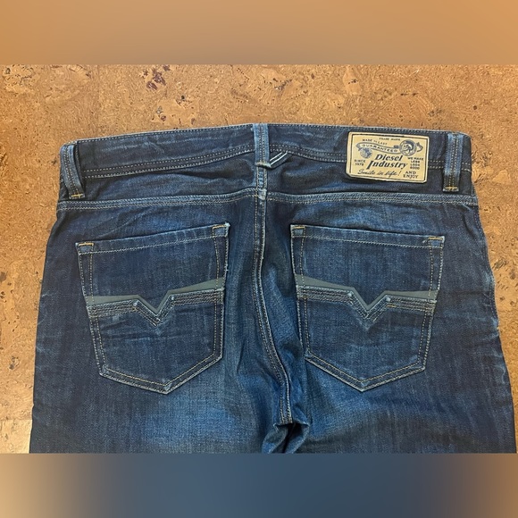 Diesel Larkee Jeans - Picture 3 of 5